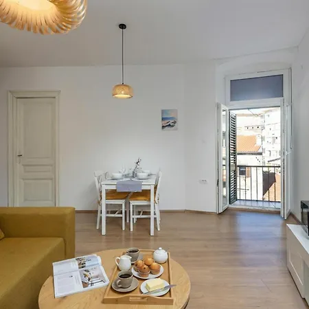 Apartamento 4-bedroom Anna - Happy
